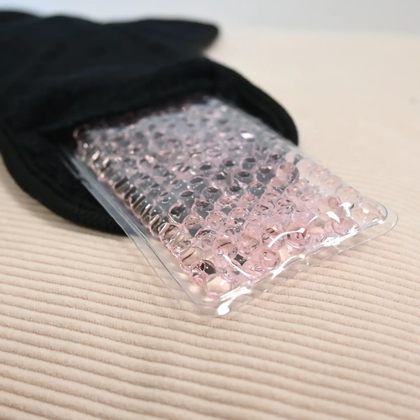 Règle douloureuse : 2 serviettes + 2 pads soulageant chaud / froid + 1 pochette - Noir – Image 2