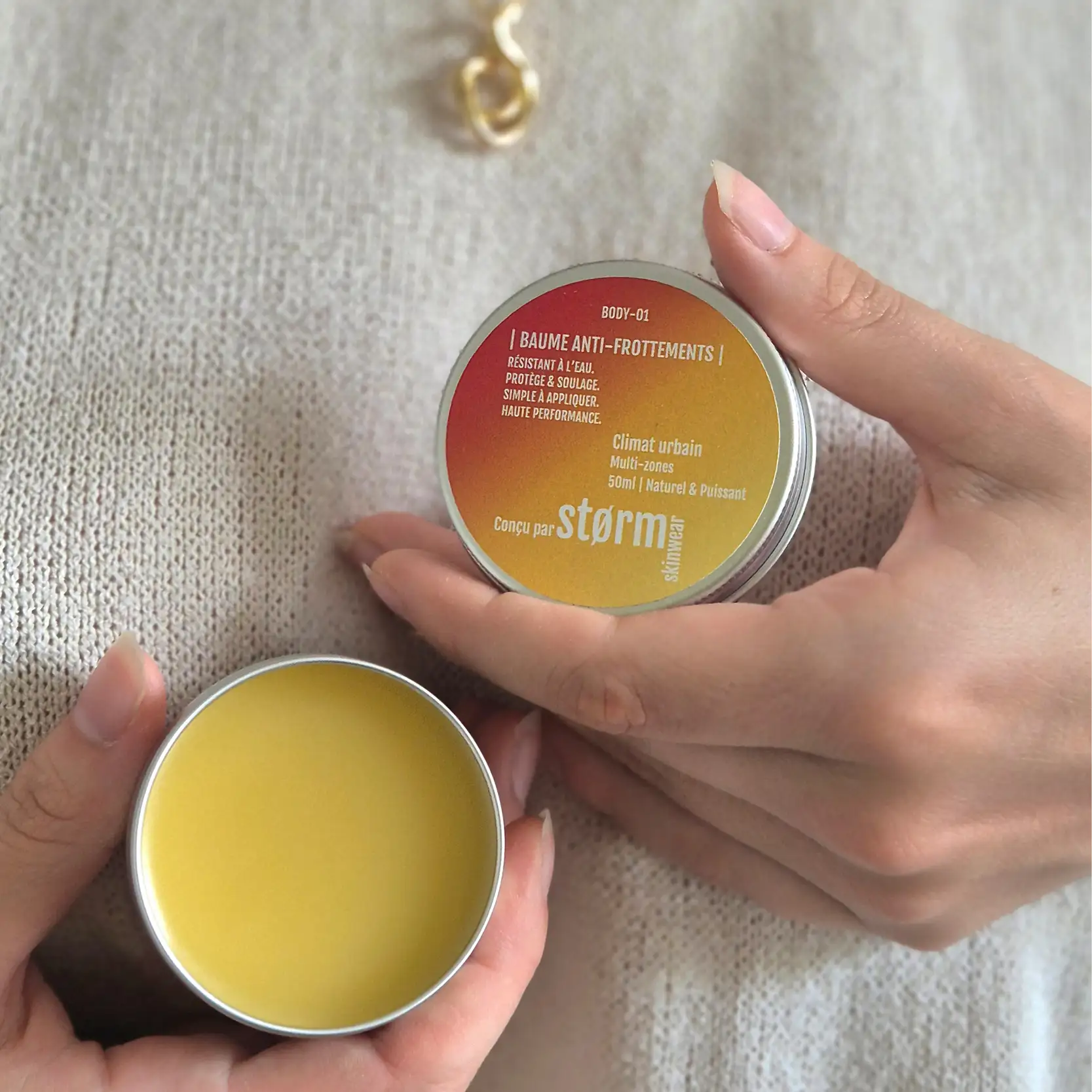 Baume anti-frottements multi-zones