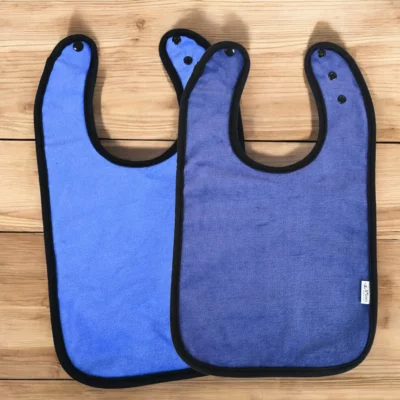 Duo Bleu velours : 2 bavoirs imperméable - face coton